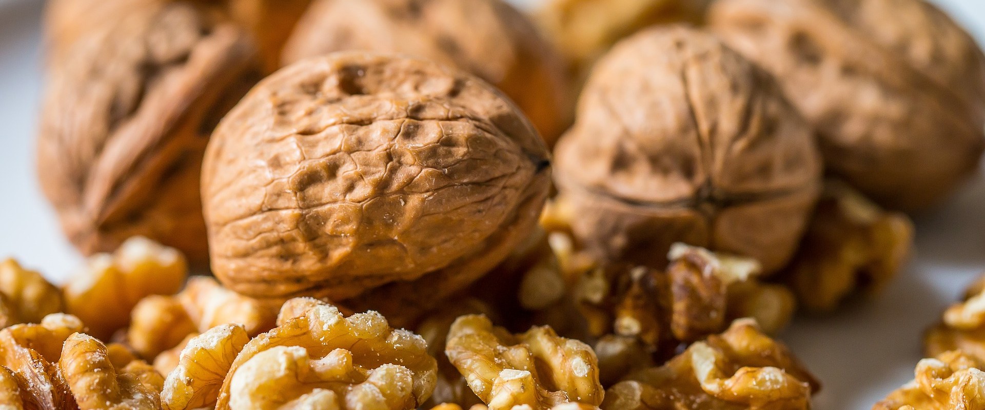 how can you tell if walnuts are bad